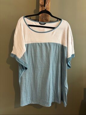 180.) Bloomchic Tee / Short Sleeve